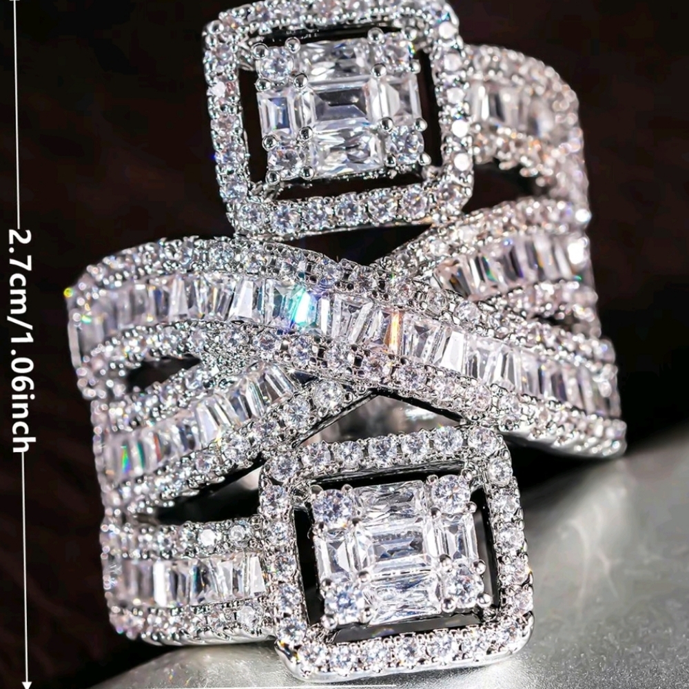 Elegant Silver Abstract Diamond Ring - Picture 3 of 4